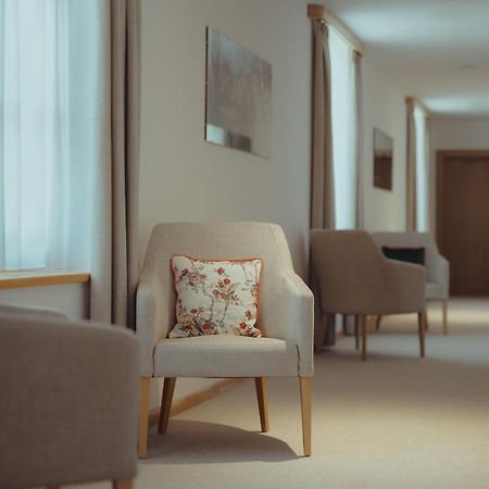 Brigaderos Hotel Brigadir Borsi Bagian luar foto