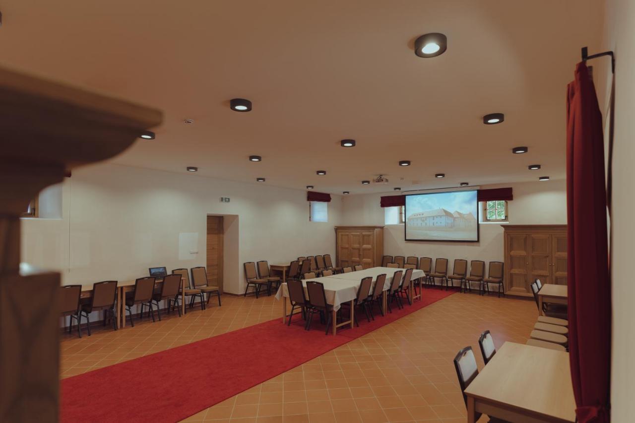 Brigaderos Hotel Brigadir Borsi Bagian luar foto
