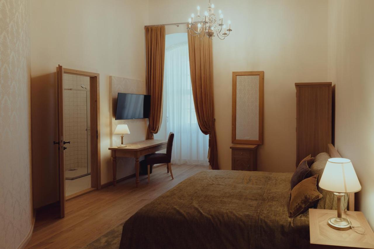 Brigaderos Hotel Brigadir Borsi Bagian luar foto
