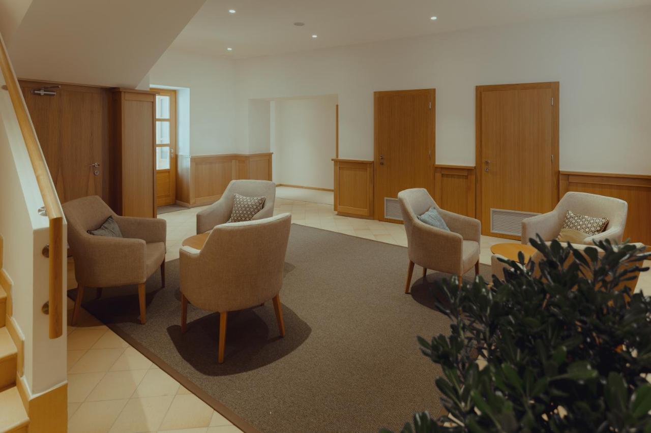Brigaderos Hotel Brigadir Borsi Bagian luar foto