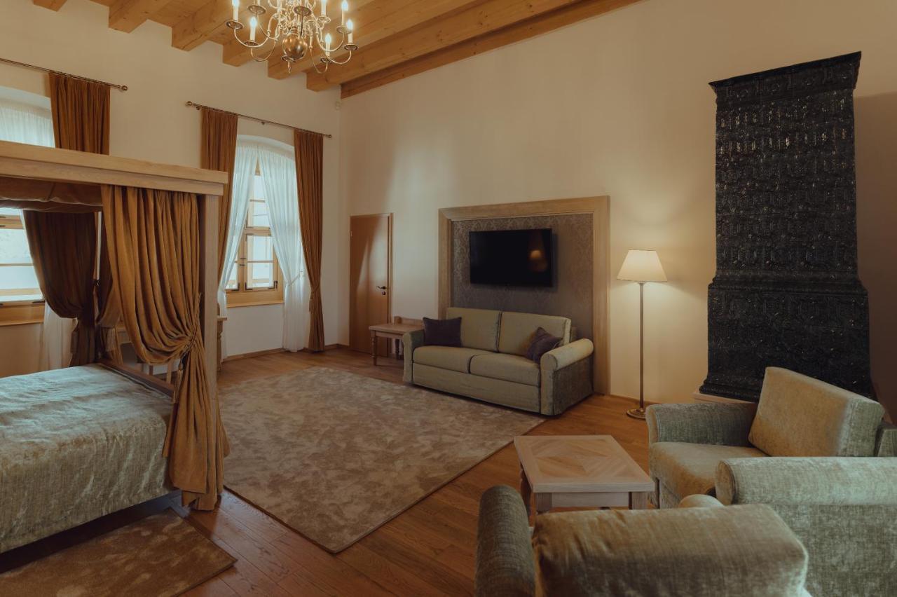 Brigaderos Hotel Brigadir Borsi Bagian luar foto